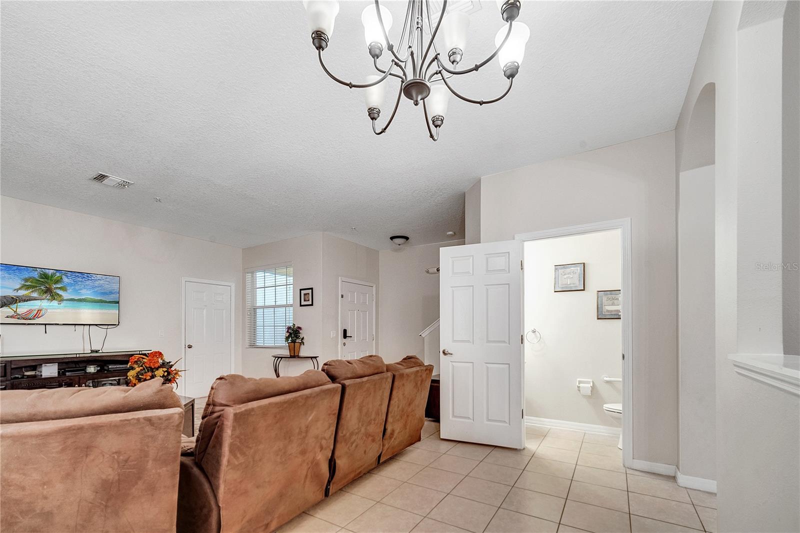 Image 8 of 38 For 2820 Oakwater Drive 2820