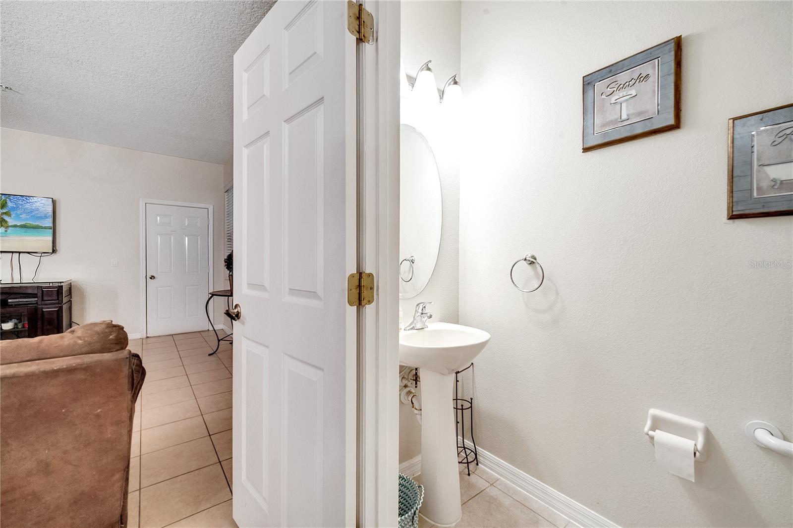 Image 9 of 38 For 2820 Oakwater Drive 2820