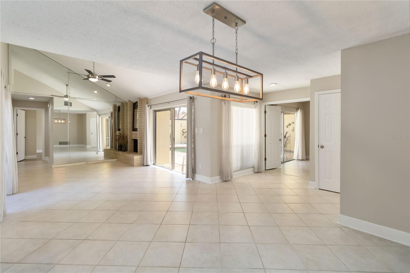 Image 11 of 51 For 5057 Maui Circle 15