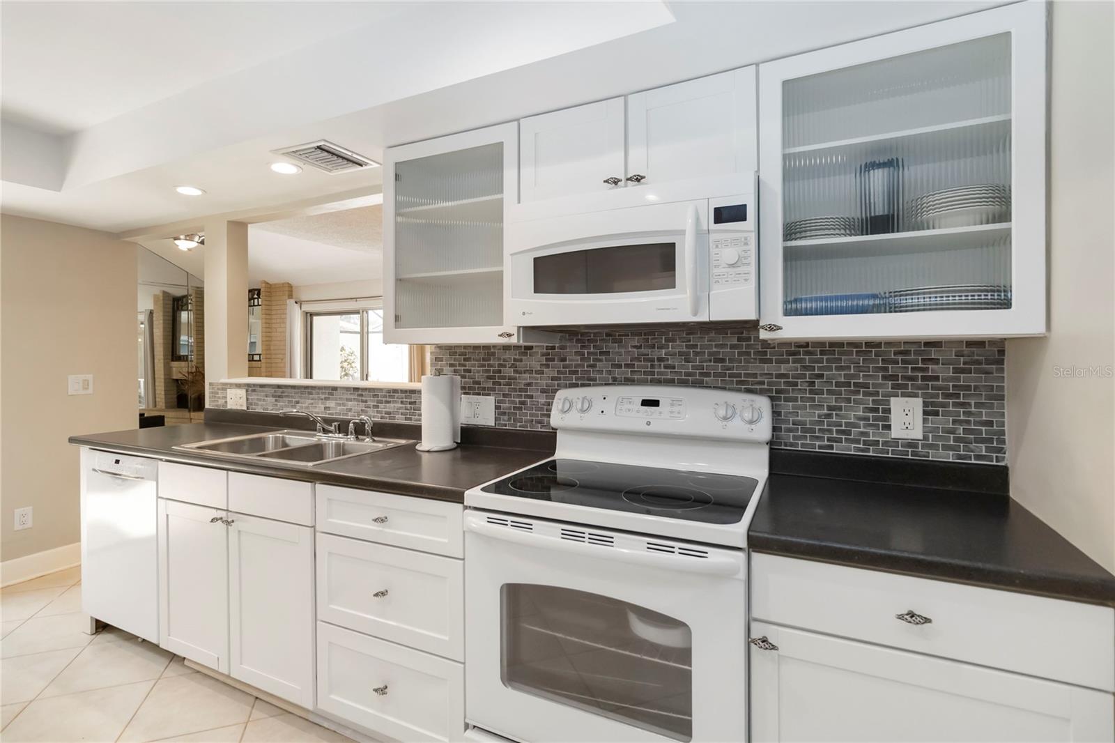 Image 16 of 51 For 5057 Maui Circle 15