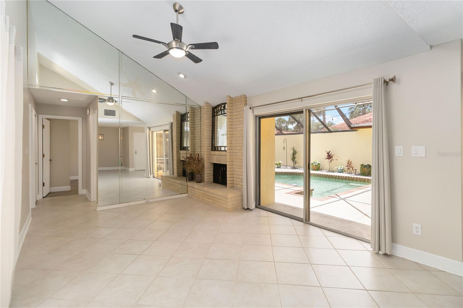 Image 19 of 51 For 5057 Maui Circle 15