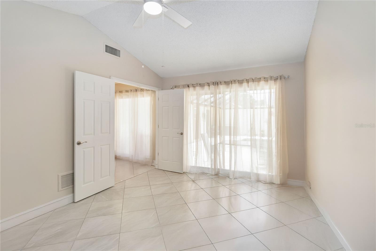 Image 29 of 51 For 5057 Maui Circle 15