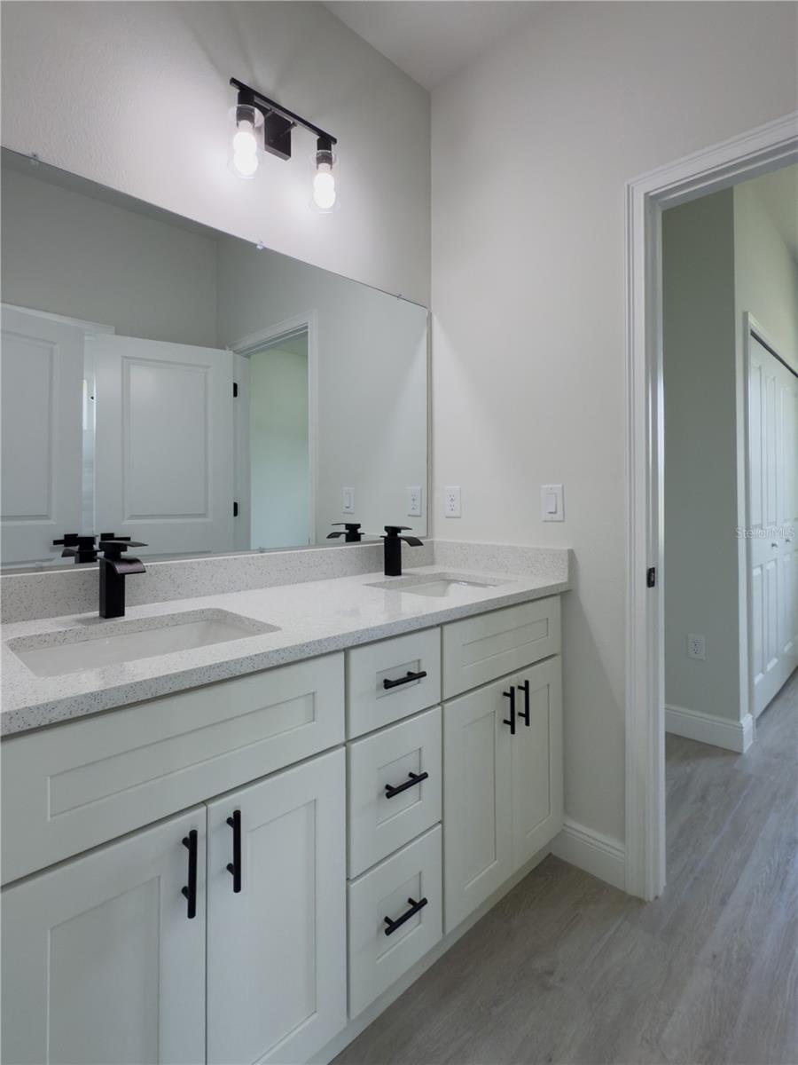 Image 13 of 30 For 6516 149 Th Lane Road