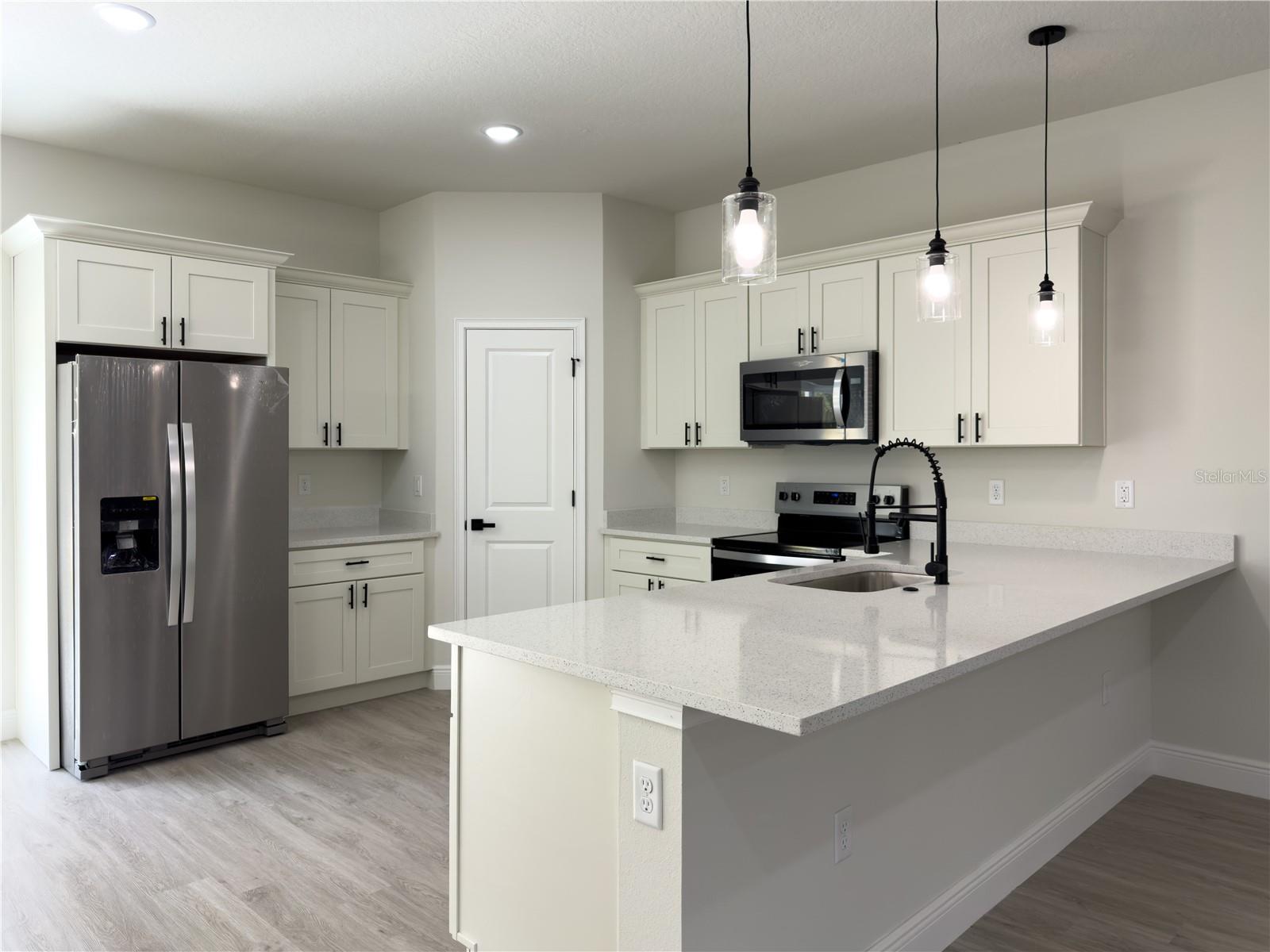 Image 8 of 30 For 6516 149 Th Lane Road