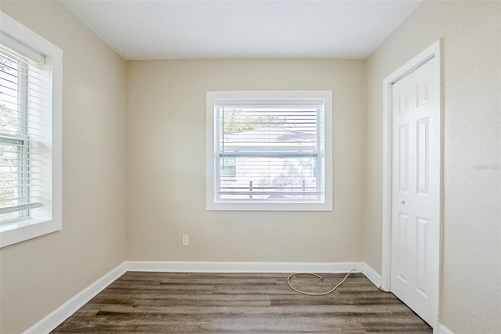 Image 12 of 31 For 3810 18th Avenue S