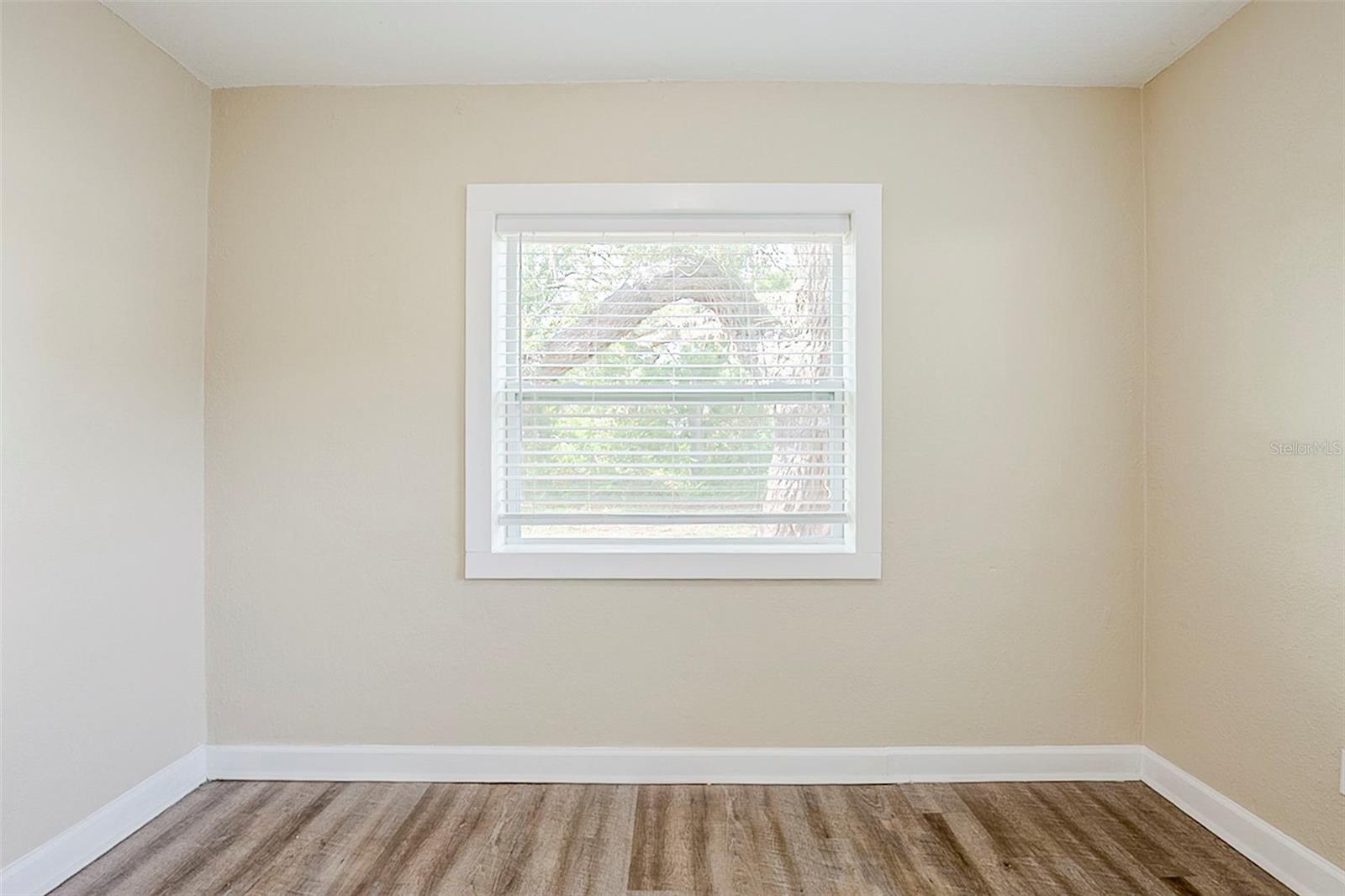 Image 14 of 31 For 3810 18th Avenue S
