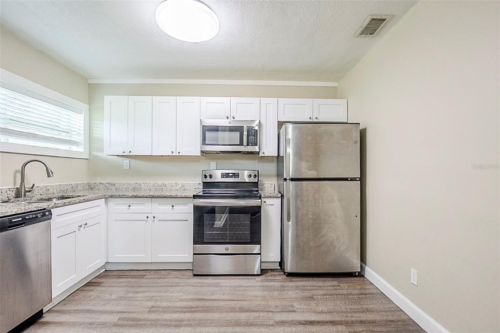 Image 8 of 31 For 3810 18th Avenue S