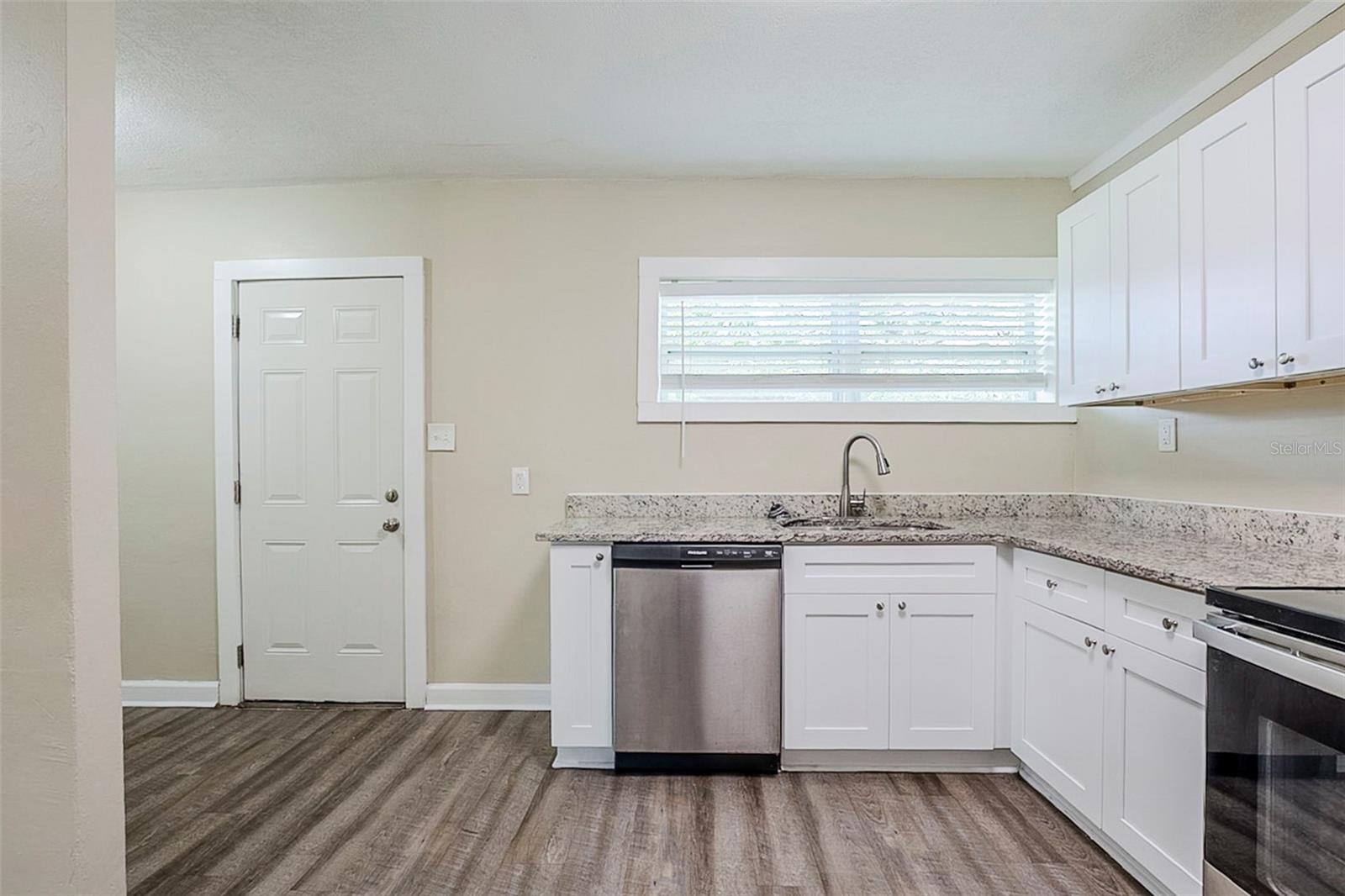 Image 9 of 31 For 3810 18th Avenue S