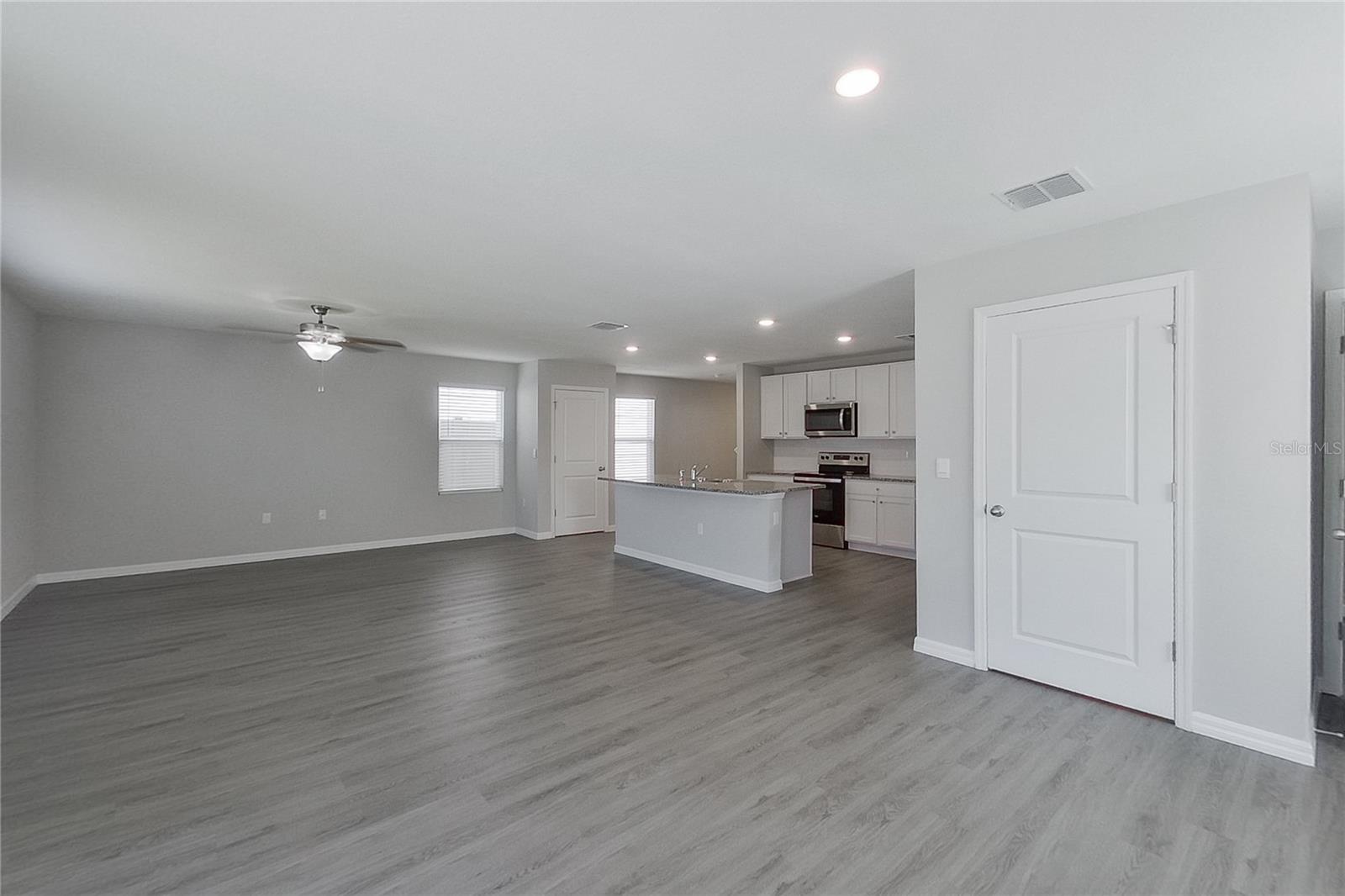 Image 3 of 25 For 8704 44th Court