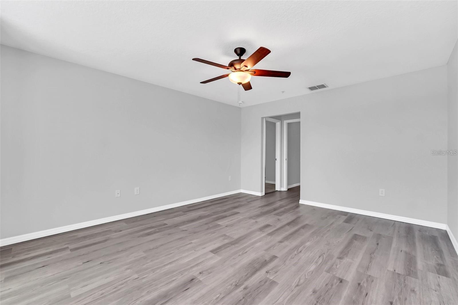 Image 17 of 34 For 2471 Seven Oaks Drive