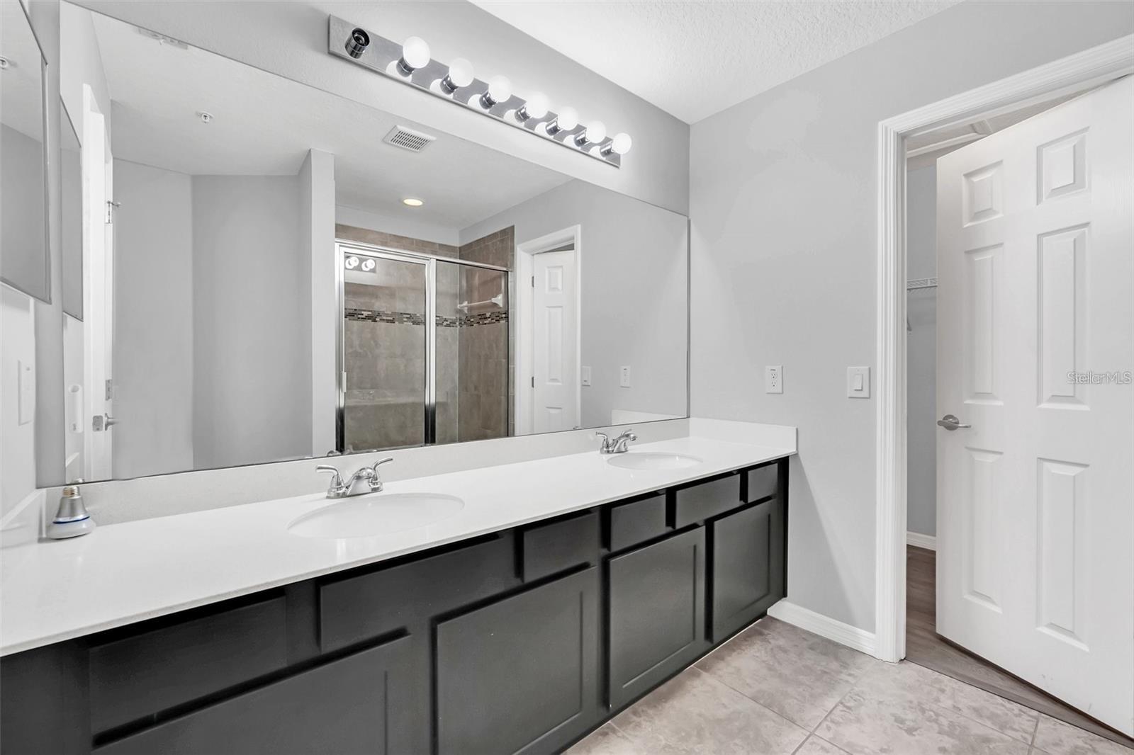 Image 18 of 34 For 2471 Seven Oaks Drive