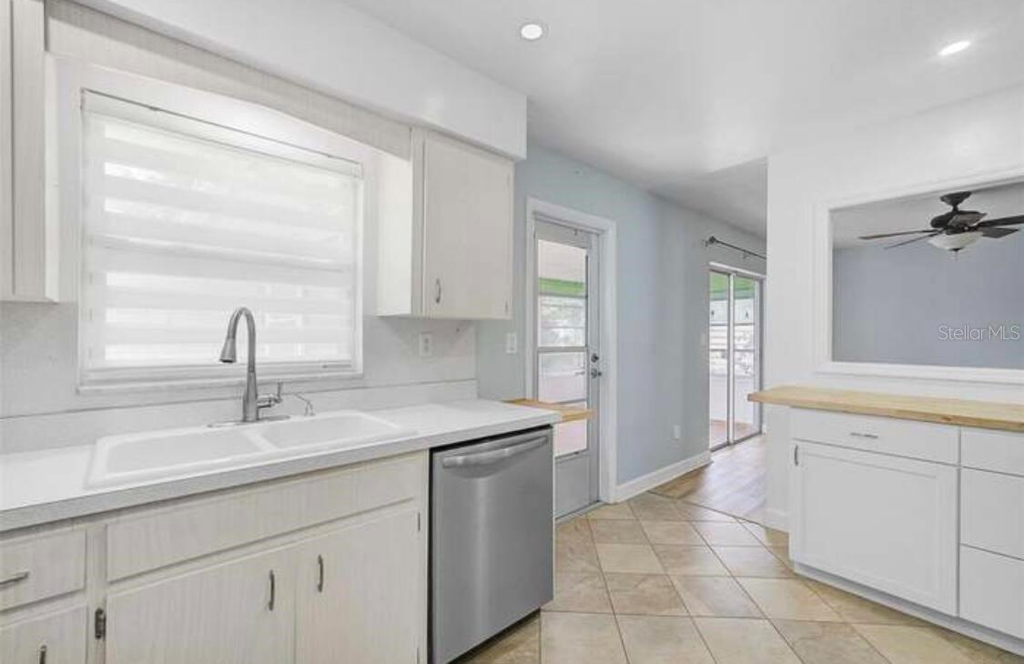 Image 13 of 34 For 2813 21st Avenue W