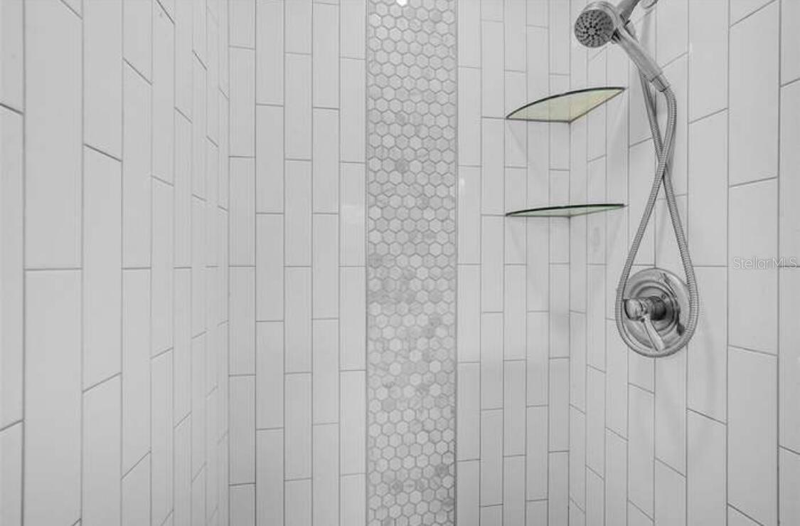 Image 21 of 34 For 2813 21st Avenue W