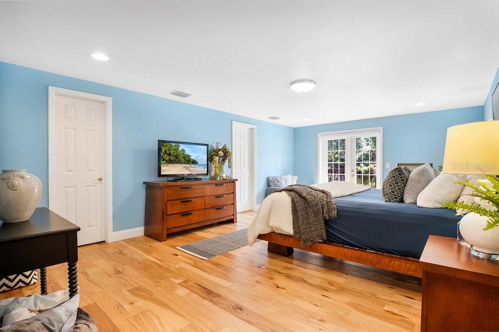 Image 17 of 47 For 901 Pine Street 2