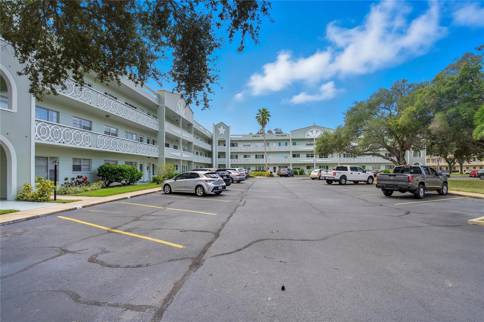 Image 33 of 41 For 2257 World Parkway Boulevard W 61