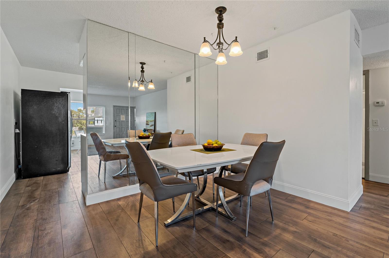 Image 5 of 27 For 2257 World Parkway Boulevard W 61