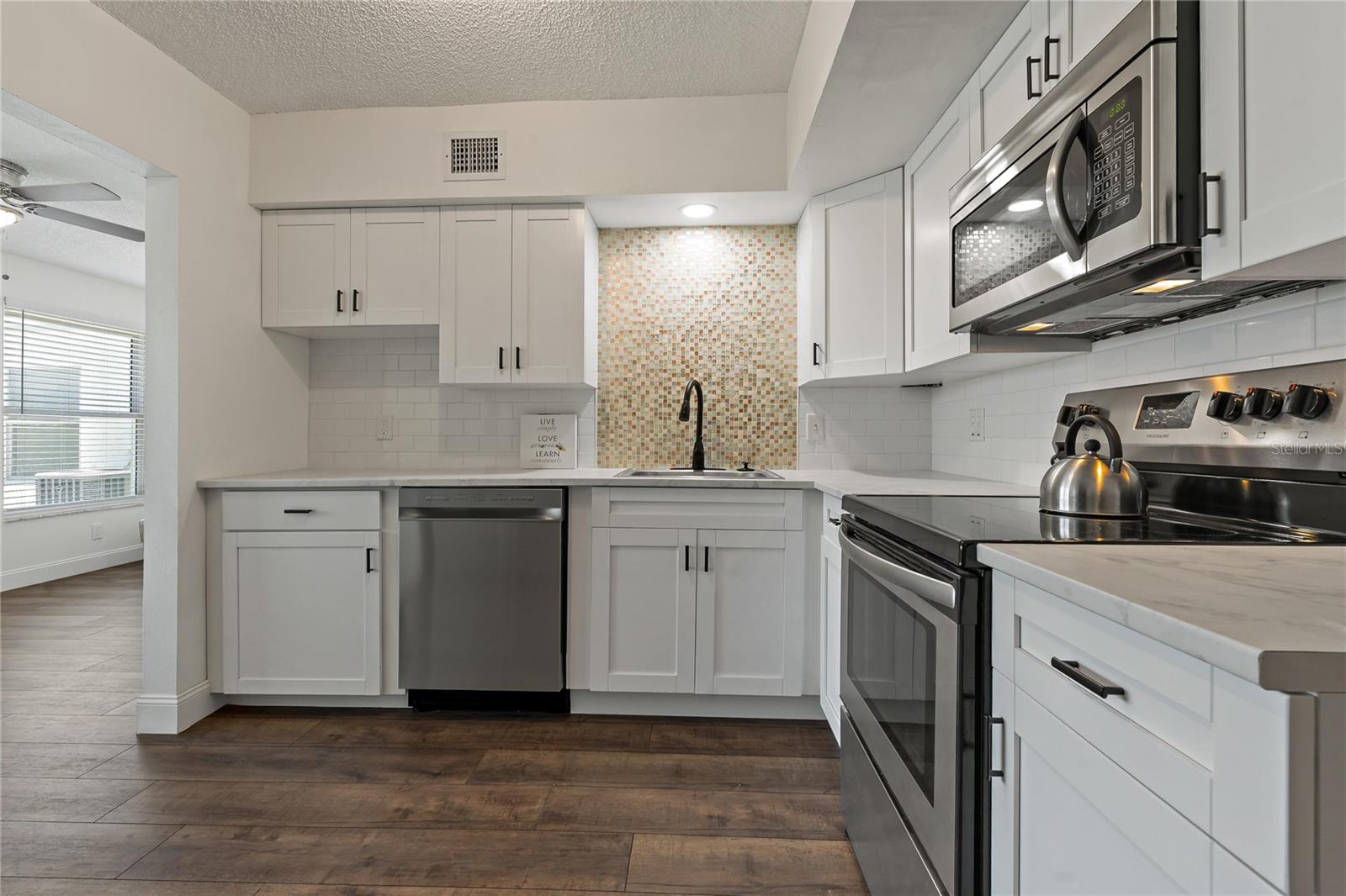 Image 7 of 27 For 2257 World Parkway Boulevard W 61