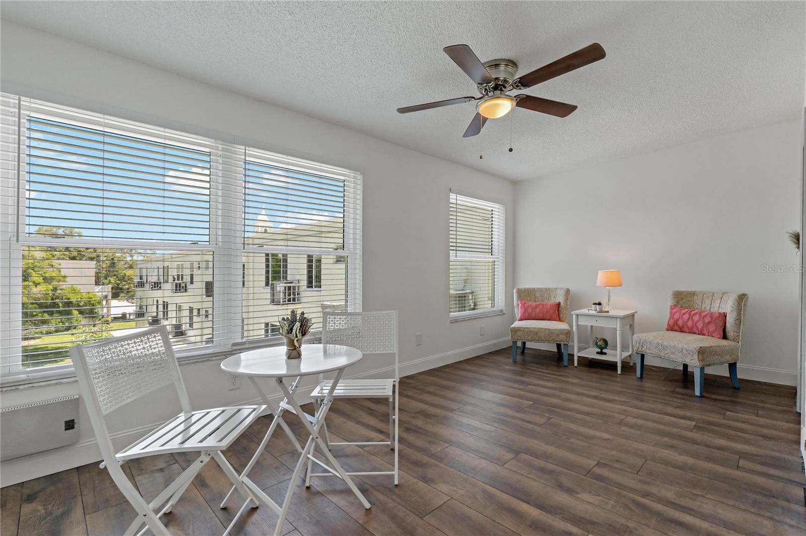 Image 9 of 27 For 2257 World Parkway Boulevard W 61