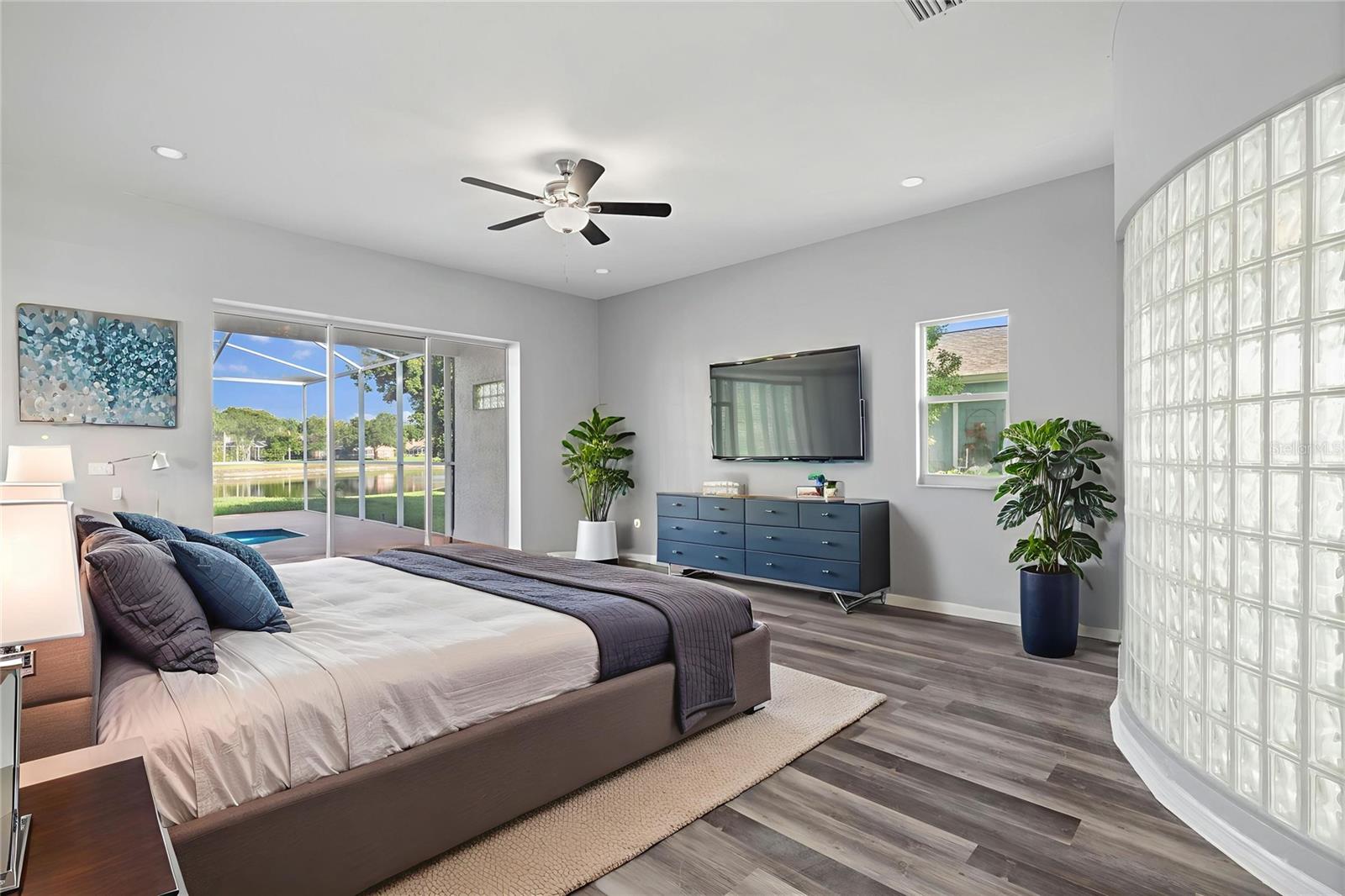 Listing photo id 30 for 17032 Winners Circle