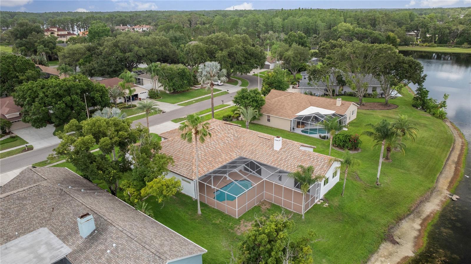 Listing photo id 34 for 17032 Winners Circle