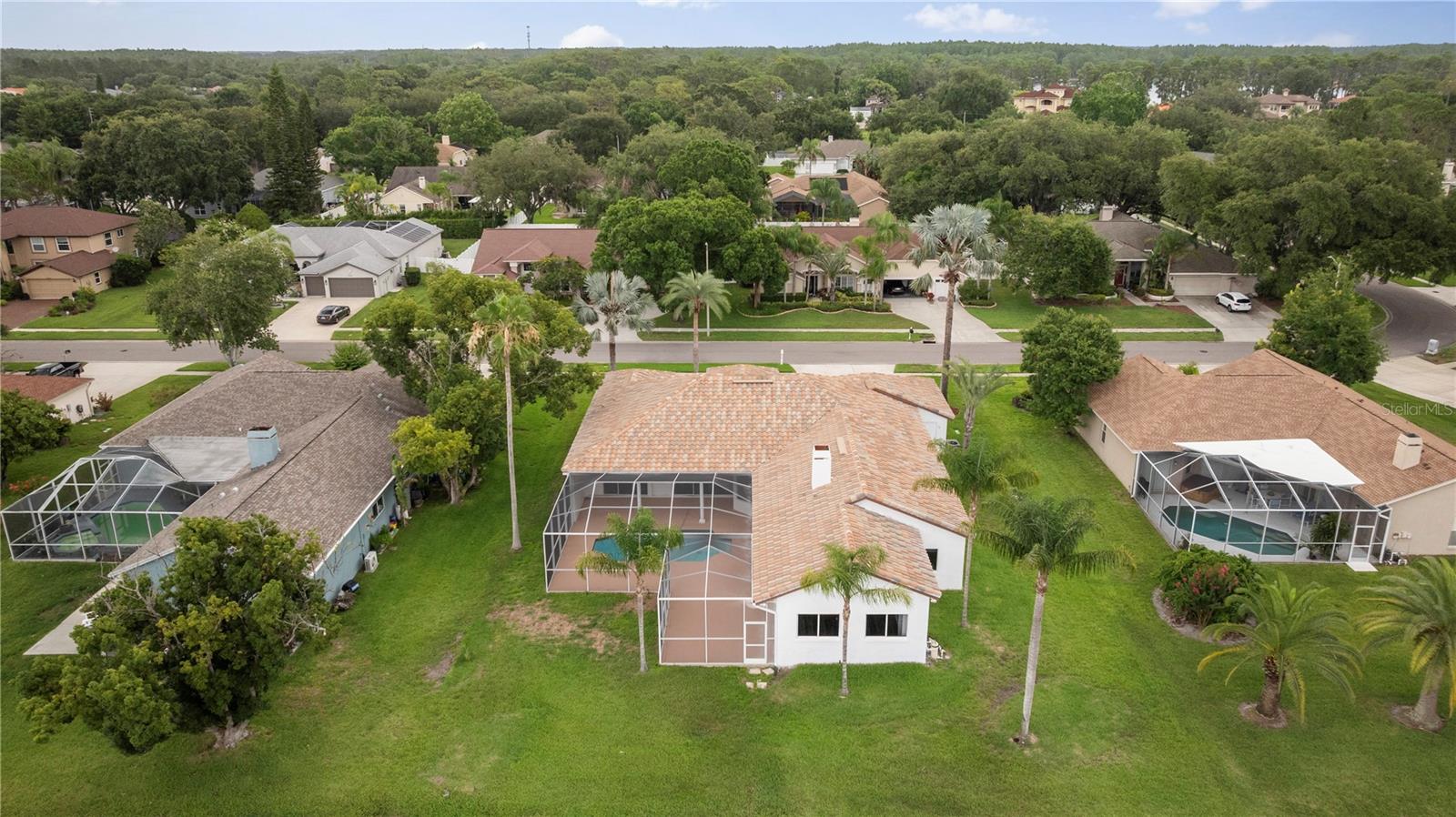 Listing photo id 35 for 17032 Winners Circle
