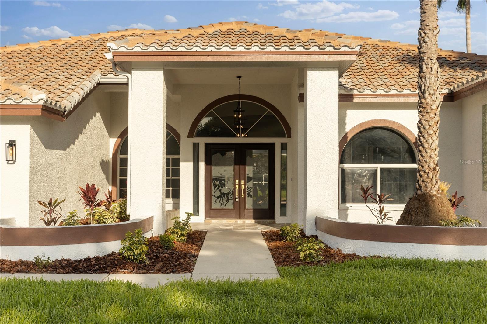 Listing photo id 2 for 17032 Winners Circle