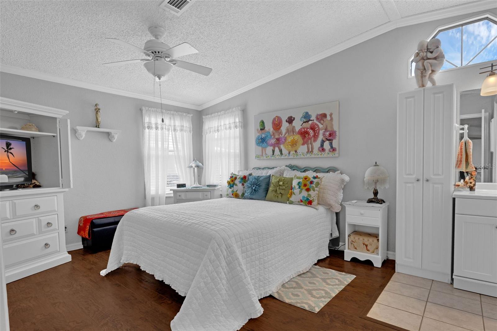 Image 11 of 54 For 298 Townbridge Drive