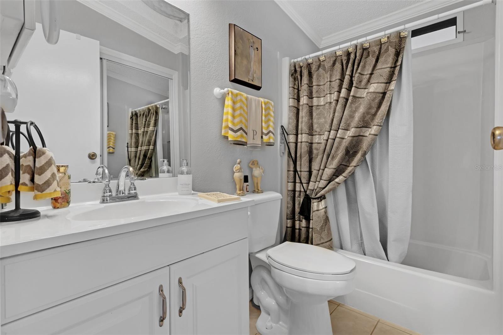 Image 15 of 54 For 298 Townbridge Drive