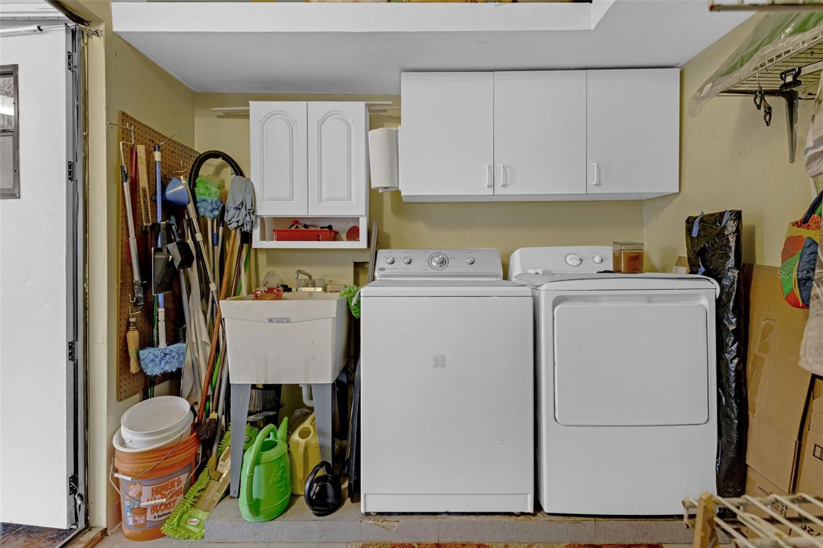Image 16 of 54 For 298 Townbridge Drive