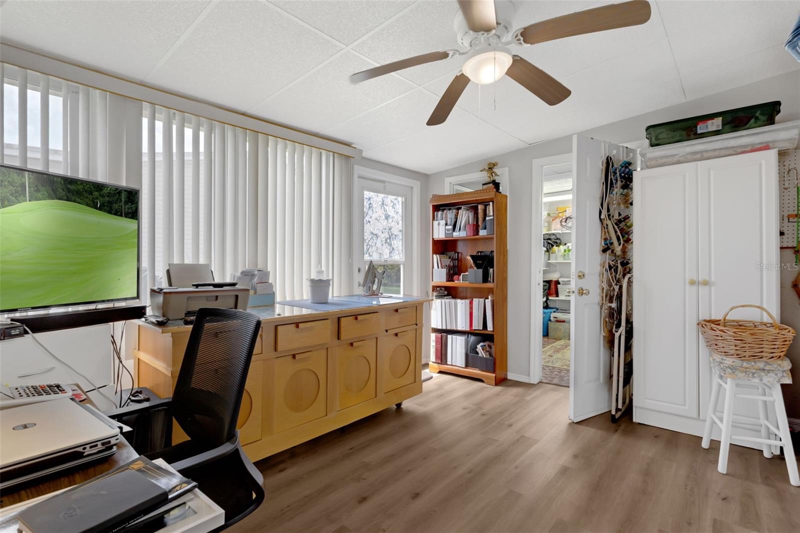 Image 18 of 54 For 298 Townbridge Drive