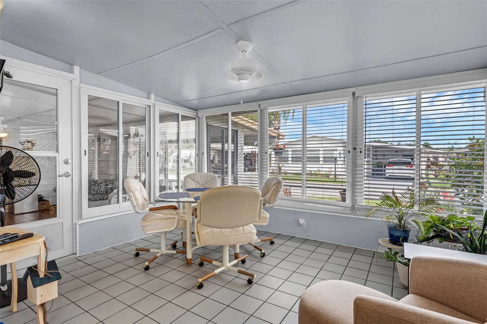 Image 22 of 54 For 298 Townbridge Drive