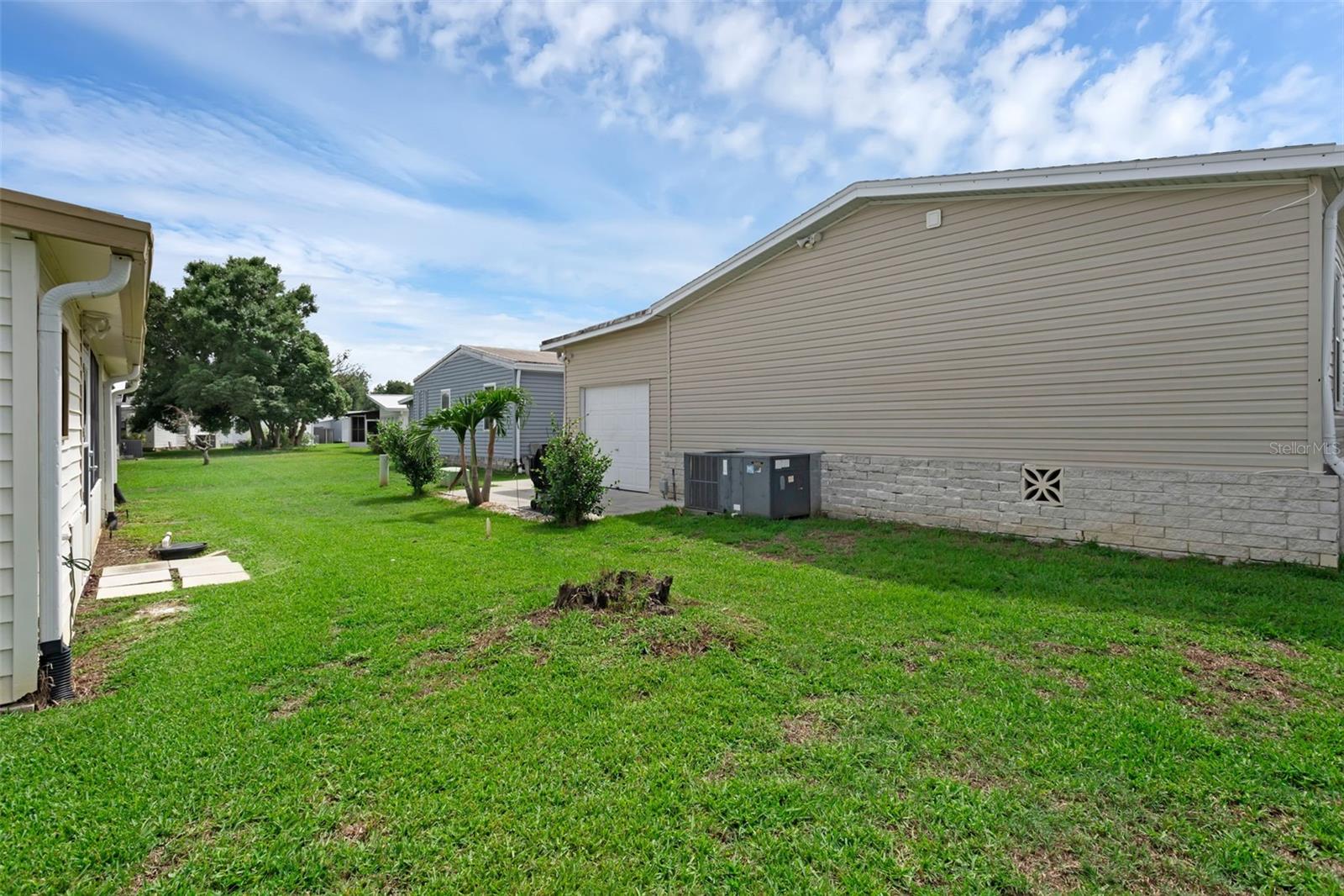 Image 26 of 54 For 298 Townbridge Drive