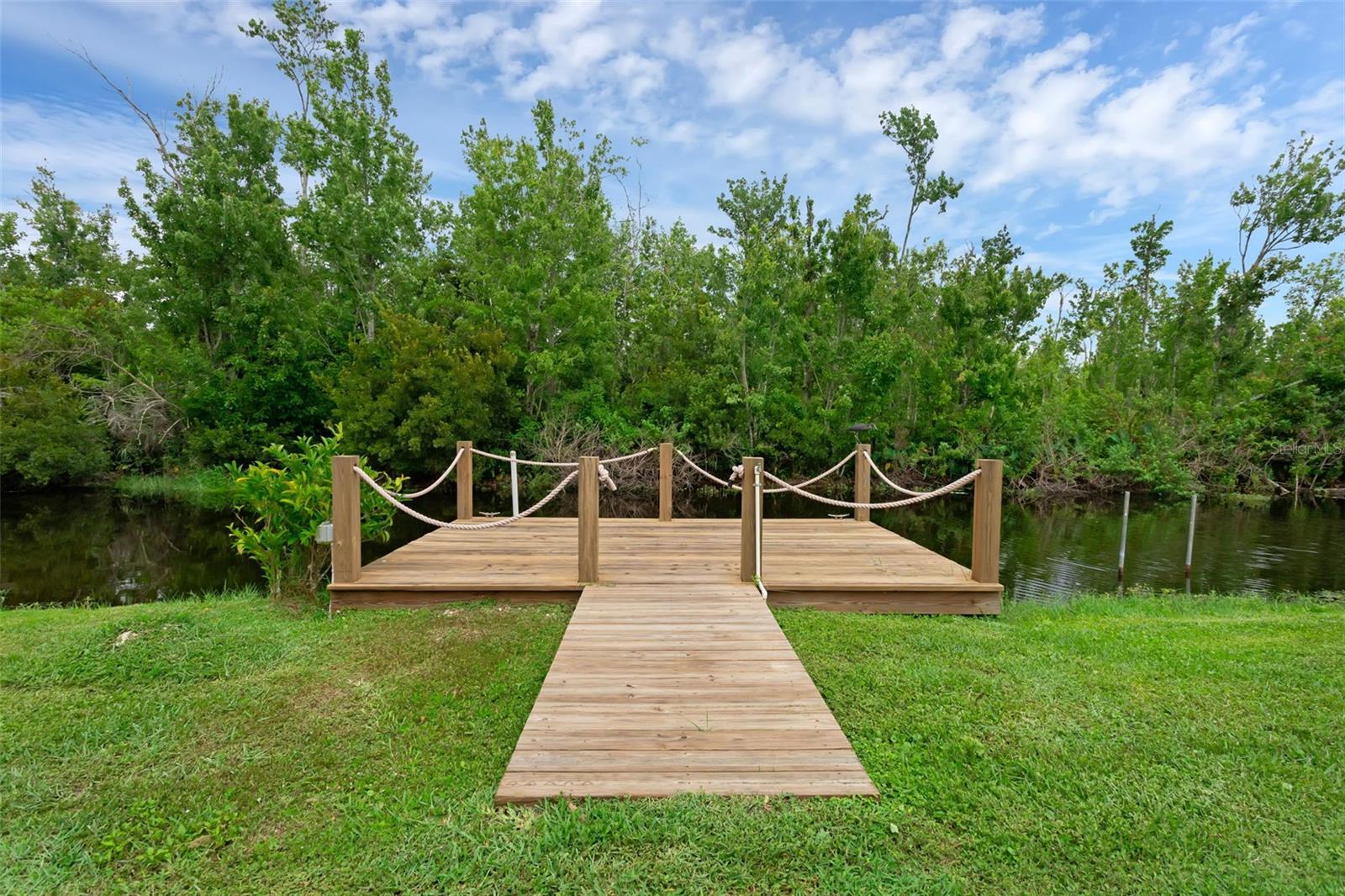 Image 32 of 54 For 298 Townbridge Drive