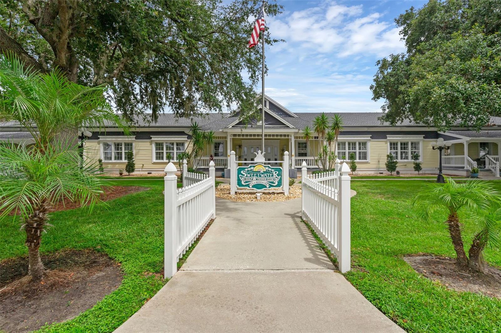 Image 39 of 54 For 298 Townbridge Drive