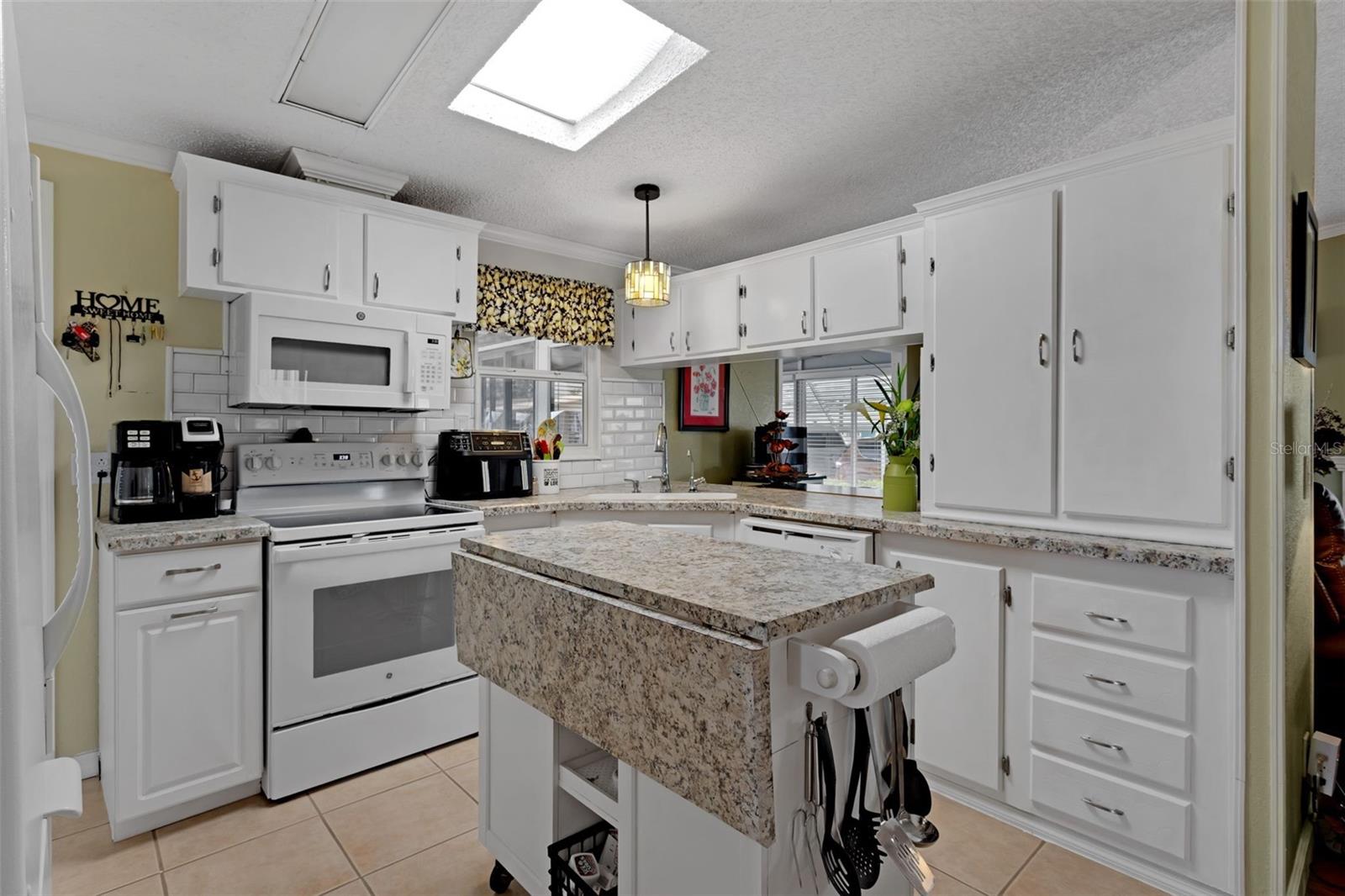 Image 9 of 54 For 298 Townbridge Drive