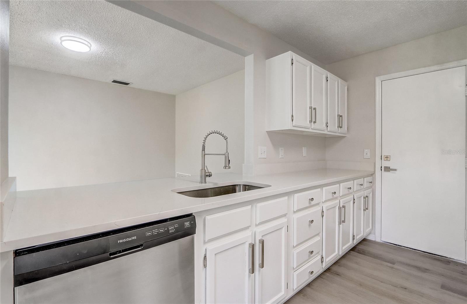 Image 13 of 36 For 10599 Satinwood Circle