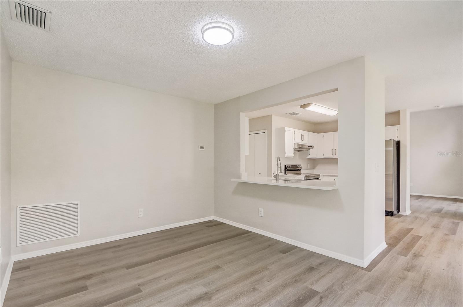 Image 17 of 36 For 10599 Satinwood Circle