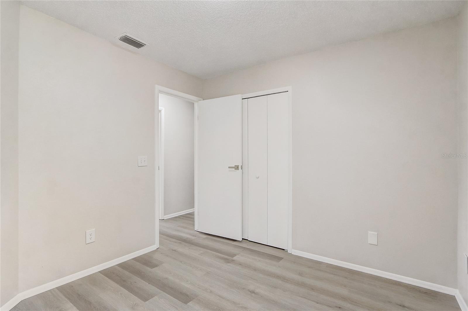 Image 20 of 36 For 10599 Satinwood Circle