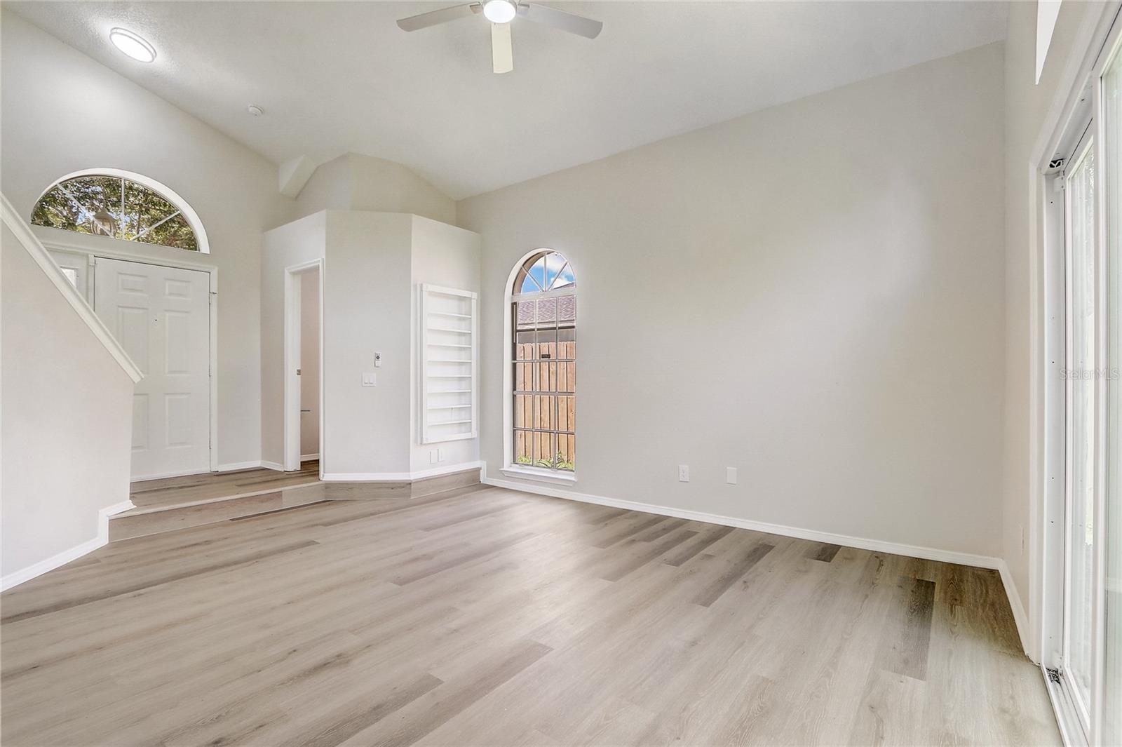 Image 6 of 36 For 10599 Satinwood Circle