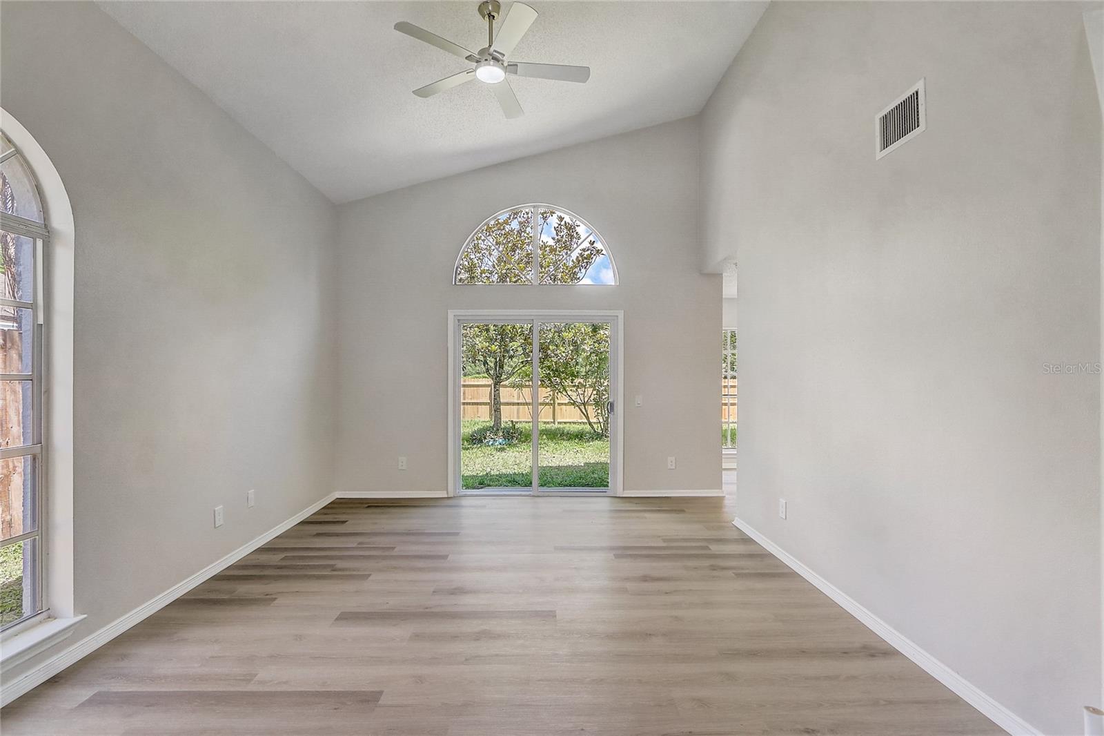 Image 7 of 36 For 10599 Satinwood Circle