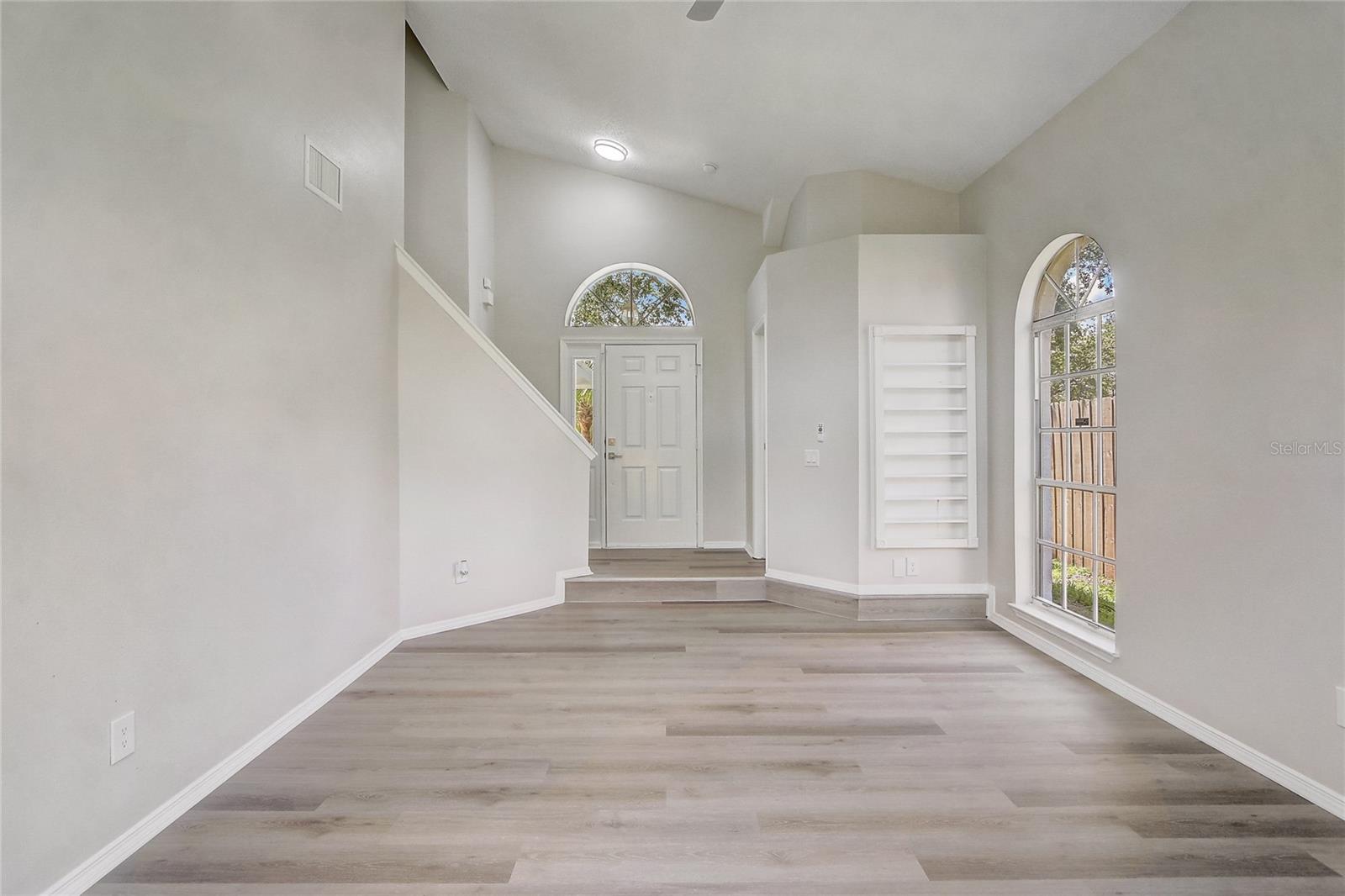 Image 8 of 36 For 10599 Satinwood Circle