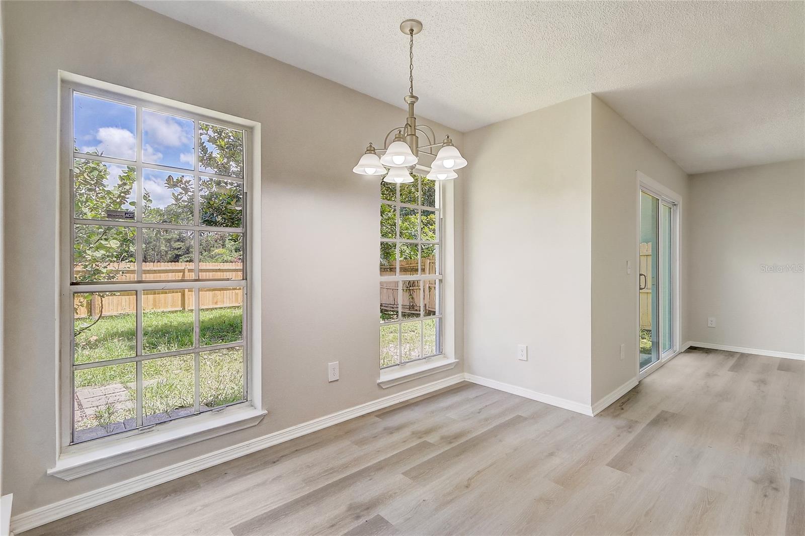Image 9 of 36 For 10599 Satinwood Circle