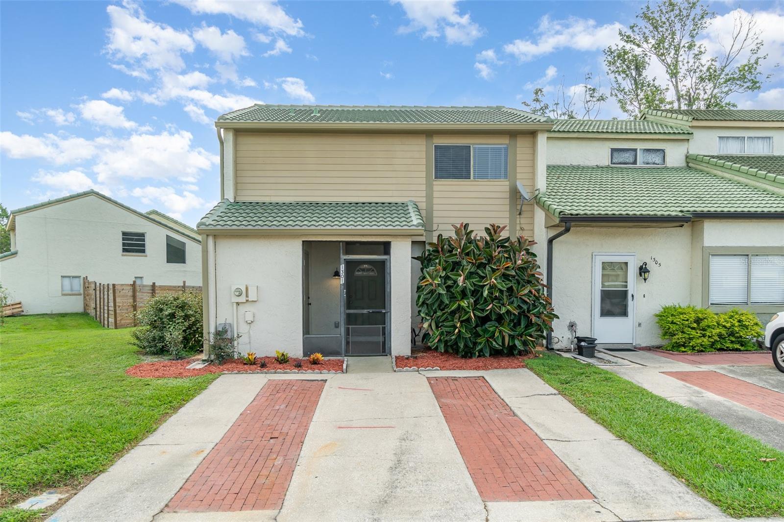 Image 2 of 27 For 1301 Winter Green Way