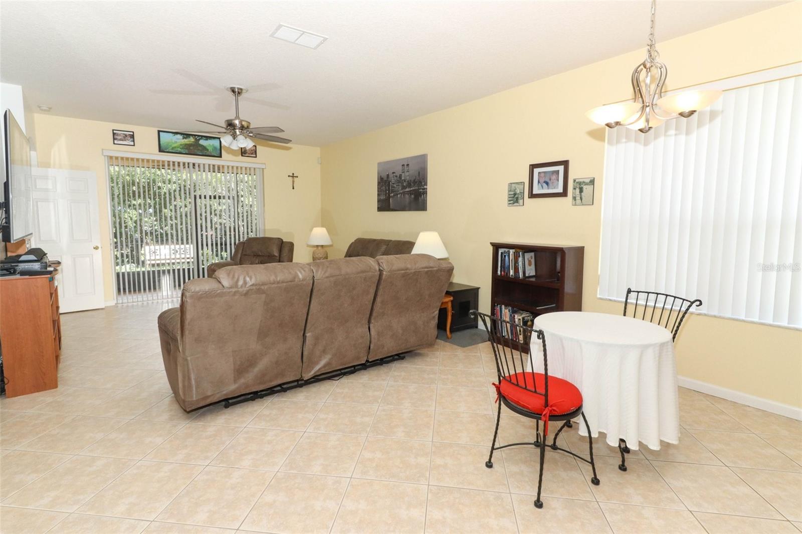 Image 13 of 57 For 203 Brookgreen Way