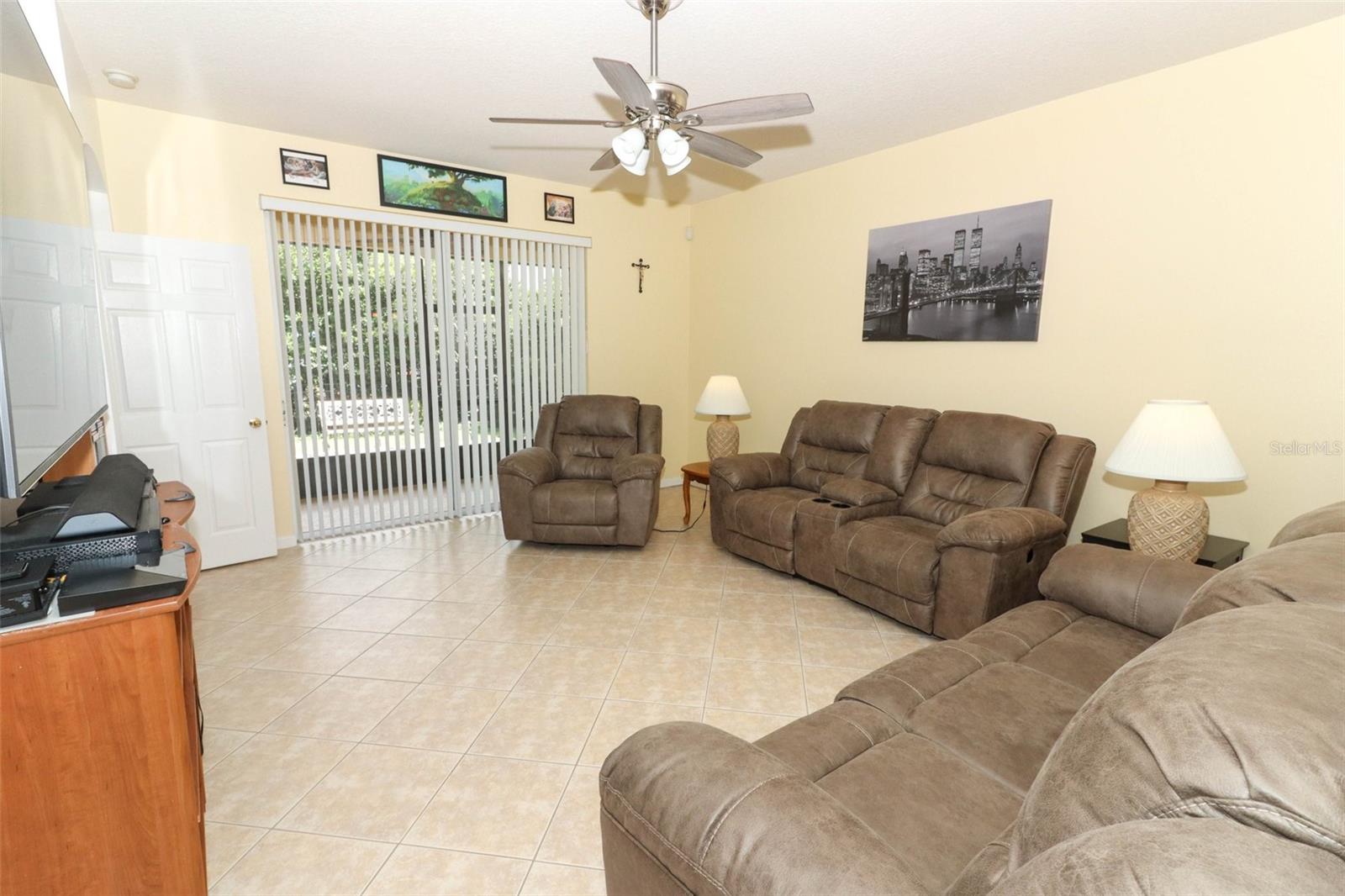 Image 14 of 57 For 203 Brookgreen Way