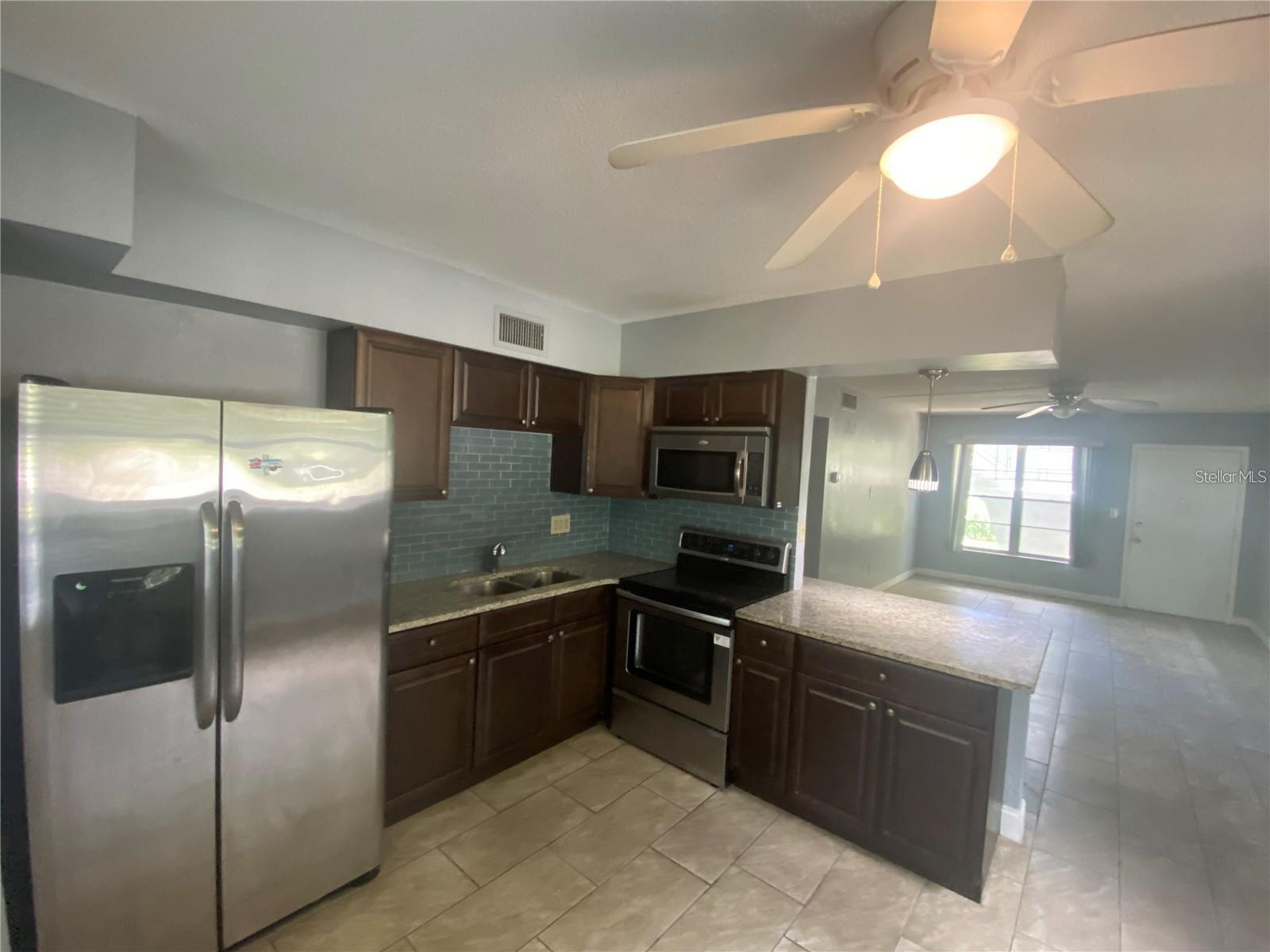 Image 4 of 13 For 825 Primrose Drive 113