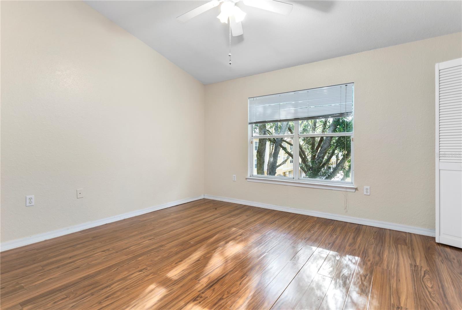Image 15 of 22 For 1825 Shadow View Circle 1825
