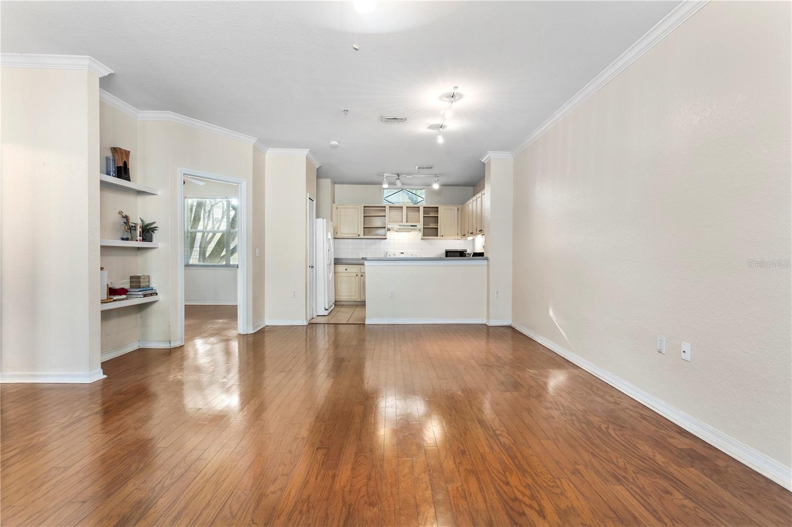 Image 6 of 22 For 1825 Shadow View Circle 1825