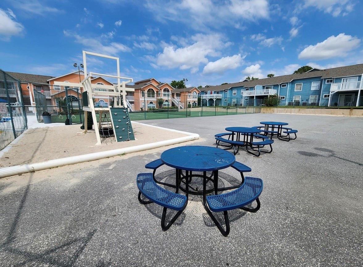 Image 21 of 22 For 8709 Knightsbridge Court B