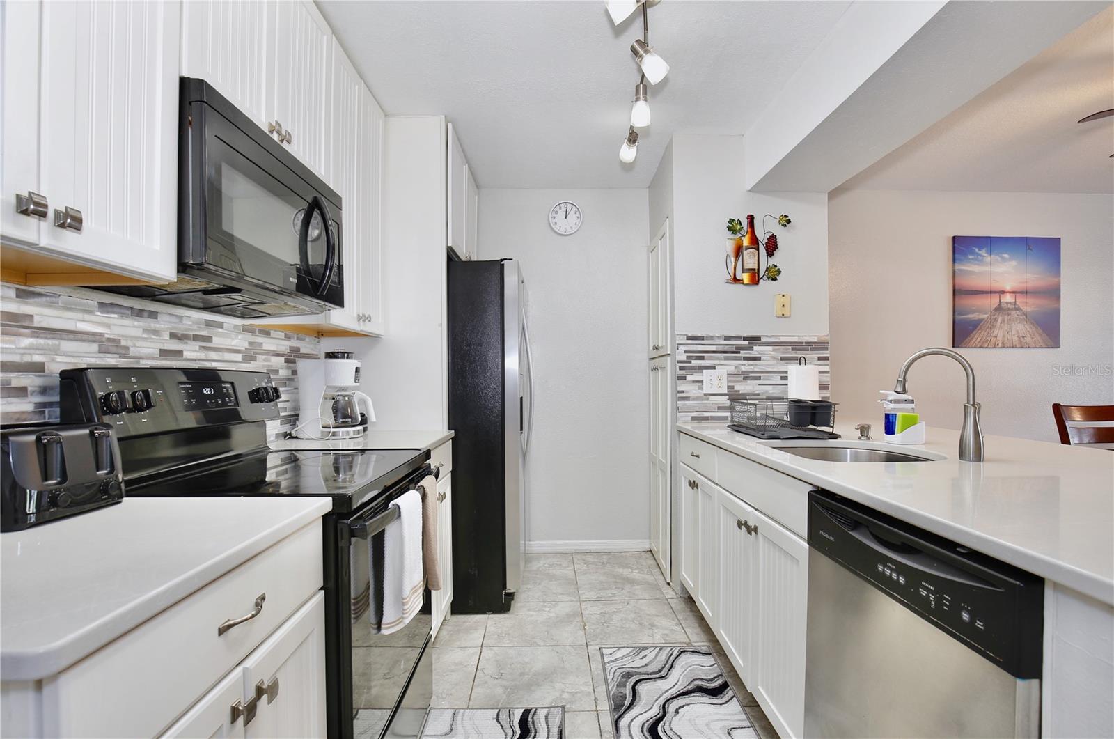 Image 9 of 22 For 8709 Knightsbridge Court B